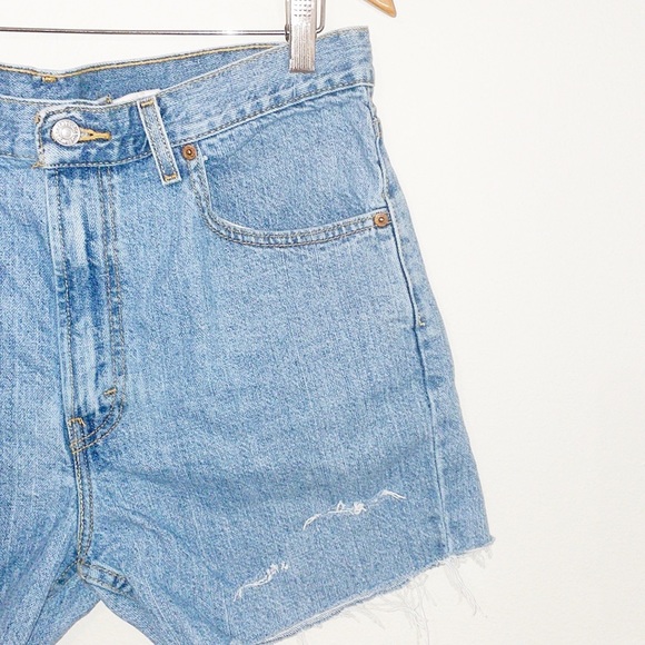 LEVI’S 505 Cutoff Denim Shorts Zipper Front High Rise Size 32 - Picture 2 of 5